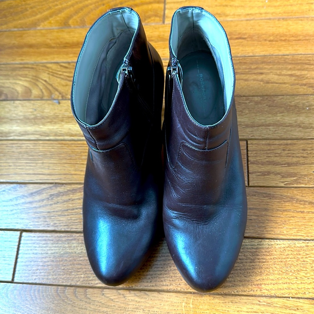 Dark brown Rockport leather boots